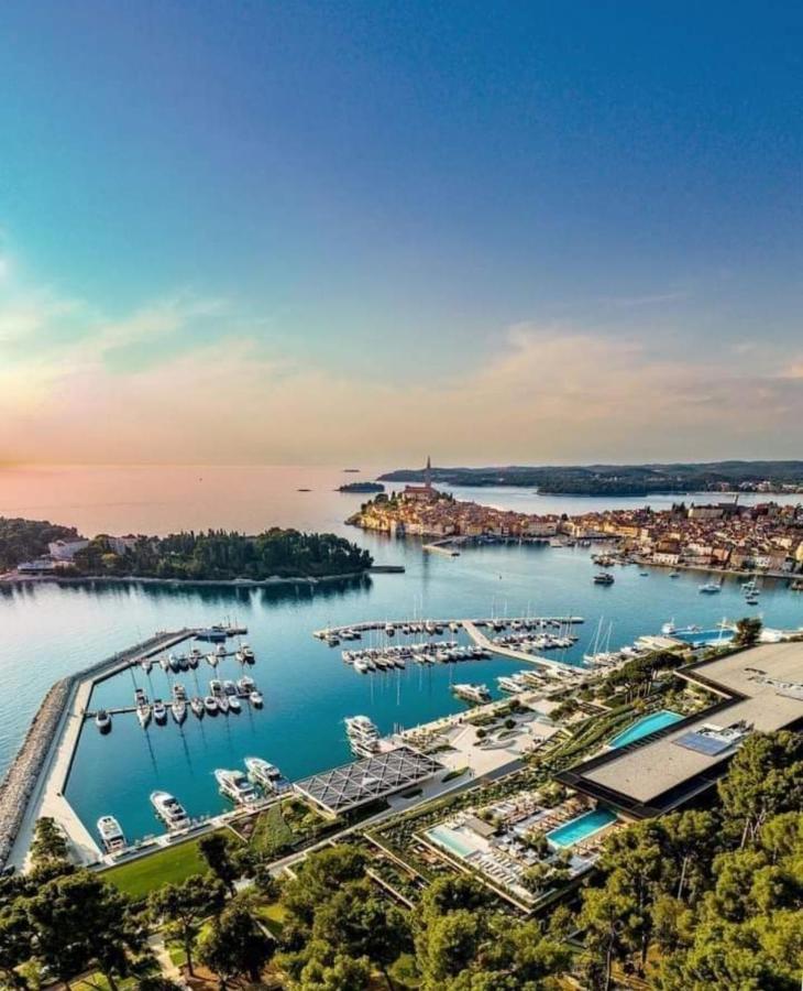 Apartments Mary & Free Parking Rovinj Exteriör bild