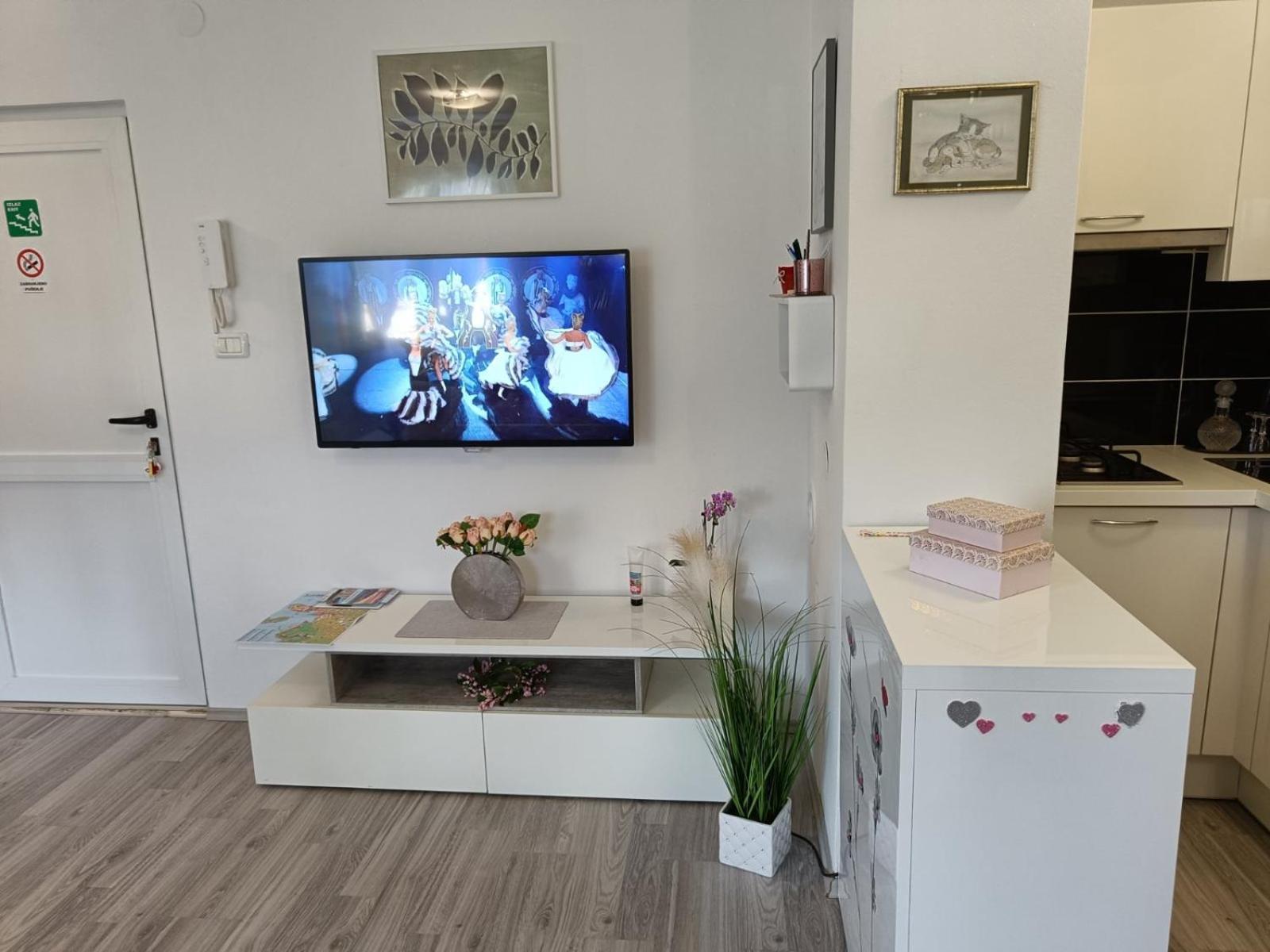 Apartments Mary & Free Parking Rovinj Rum bild
