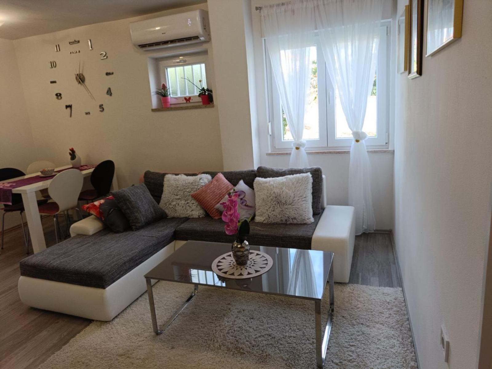 Apartments Mary & Free Parking Rovinj Rum bild