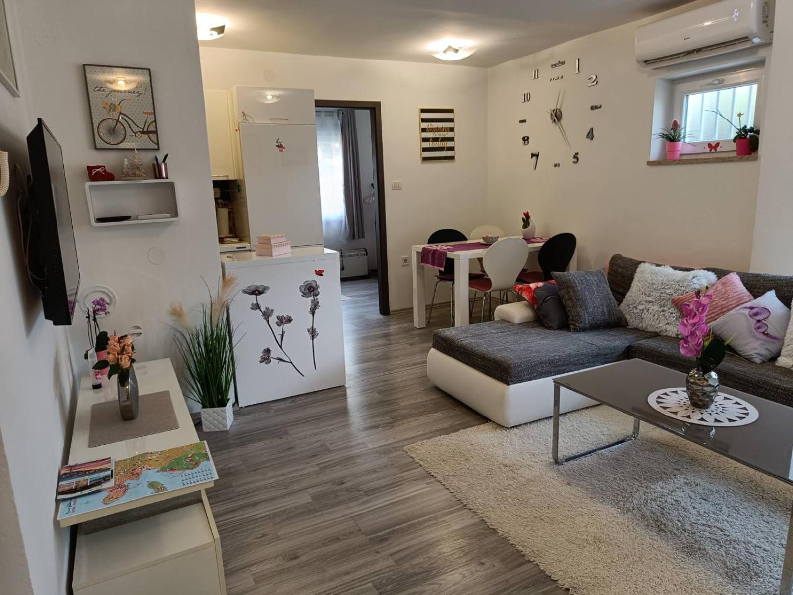Apartments Mary & Free Parking Rovinj Rum bild